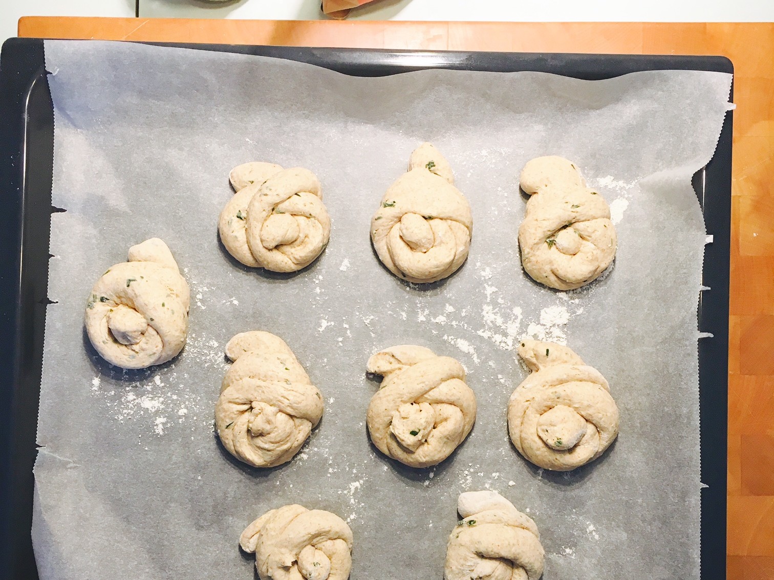 Dinkel-Hanf-Semmel mit Karottengrün - Die Dampfgarerin