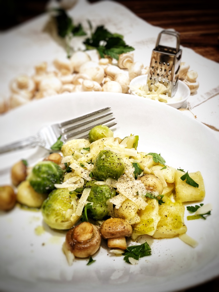 Gnocchi mit Champignons und Kohlsprossen - Die Dampfgarerin